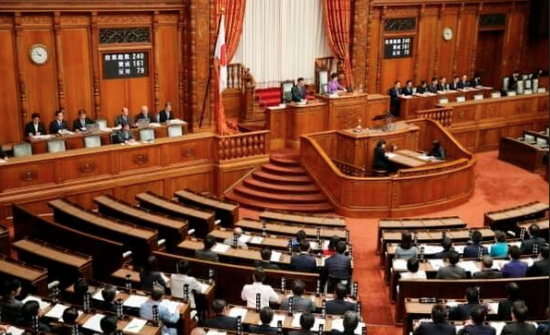 Японы парламентын зургаан гишүүн тутмын нэг нь огт хөрөнгөгүй