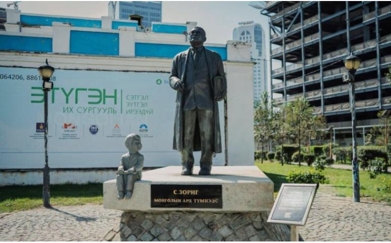 С.Зоригийн хөшөөний дэргэд байрлуулсан хүүхдийн баримлыг зайлуулна